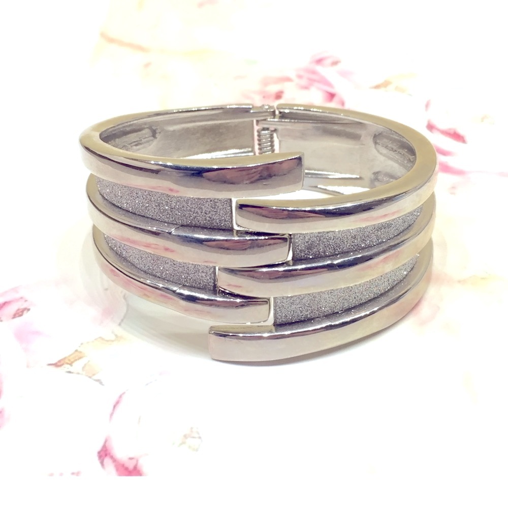 Vintage Silver Bangle Bracelet - Picture 4 of 4